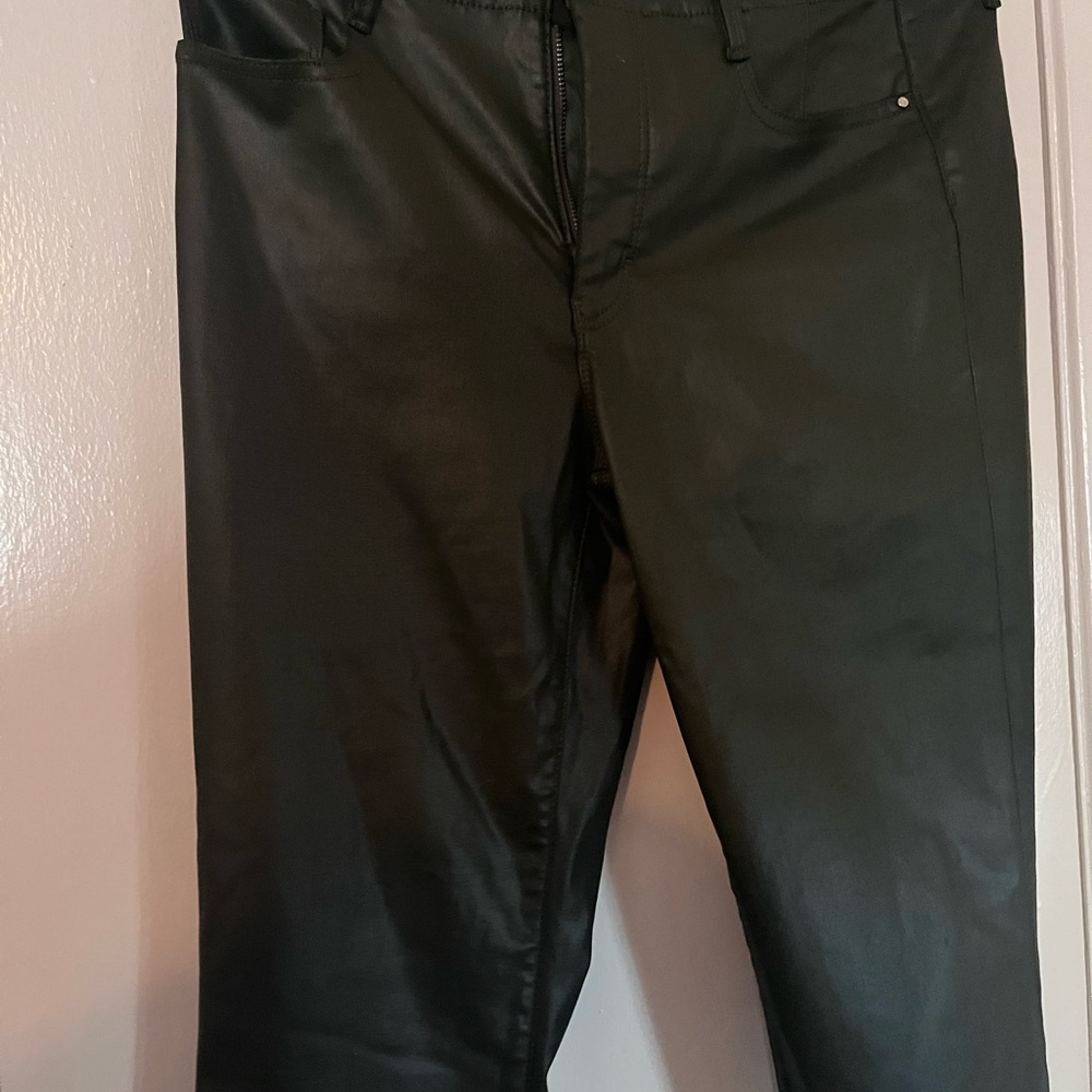 White House Black Market Men's Slim Faux Leather Jeans in Black - Picture 15 of 16